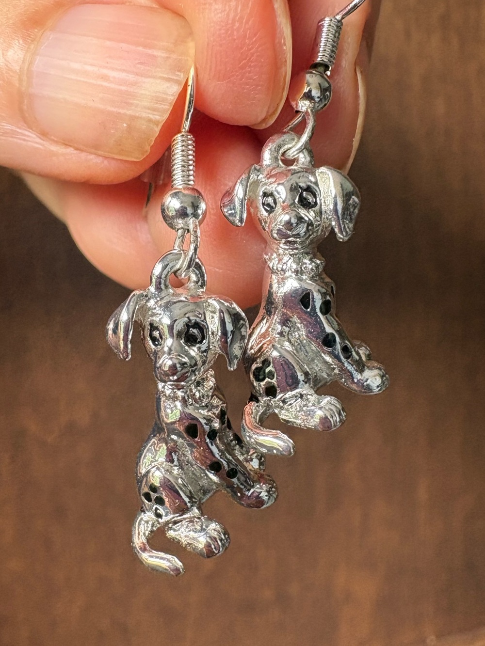 Vintage 90s Disney 101 Dalmatians Silver Dangle Earrings Puppy Drop Avon NIB - Picture 4 of 13